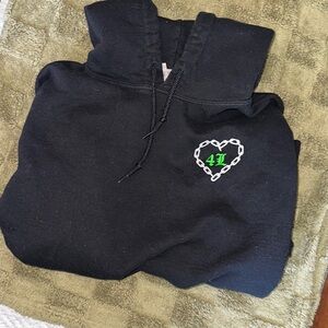Black‎ Hoodie with 4L (4 Life) Chain Heart Design